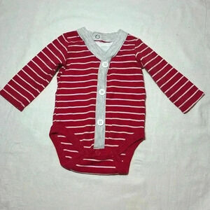 Vitamins Baby - long sleeve holiday/festive onesie  top. Size 3 months